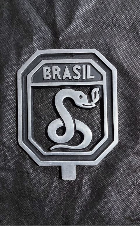 Placa  a Cobra fumando