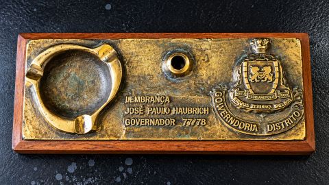 Placa de bronze