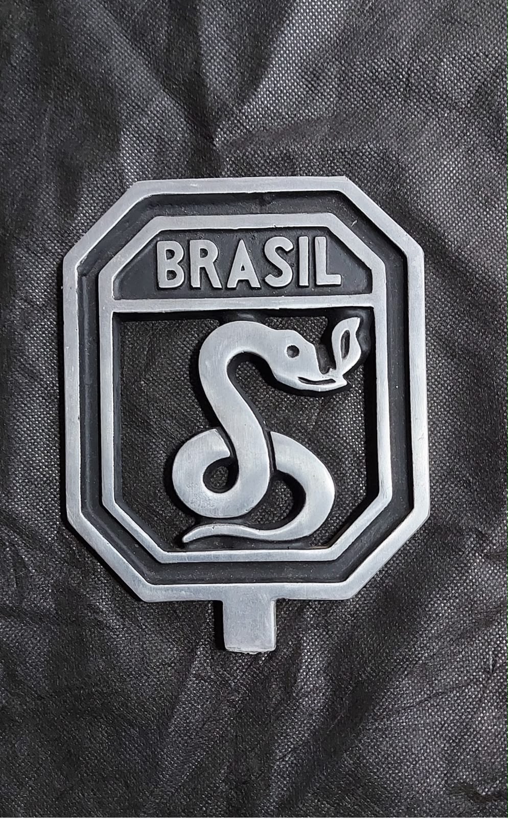 Placa  a Cobra fumando