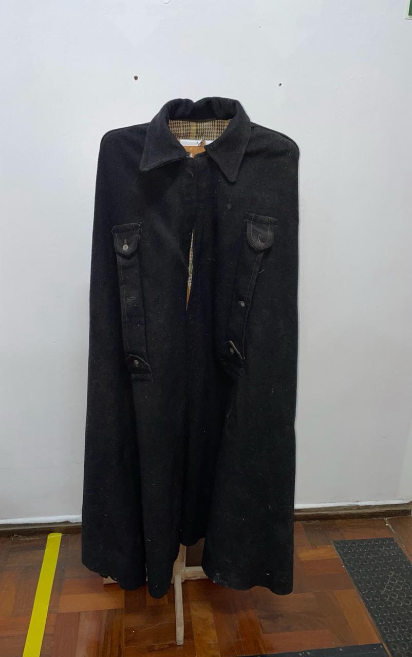 Poncho em lã batida